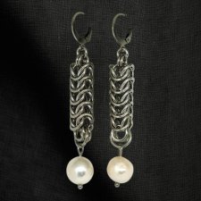 Kolczyki chainmaille z dużą perłą barokową 7 cm stal chirurgiczna