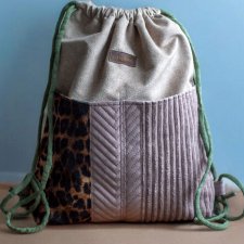 Workoplecak z kieszeniami patchwork