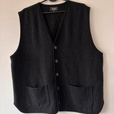 Czarny bezrękawnik z kieszeniami • klasyczny prosty krój unisex TCM