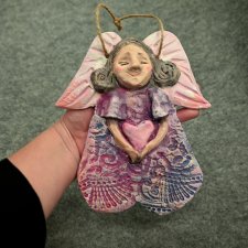 Anioł Radości. Ceramiczny Aniołek. Dekor wiszący