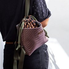 Welurowy pikowany workoplecak mini panterka