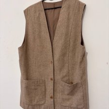Beżowa wełniana kamizelka na guziki z kieszeniami gługa elegancka XXL / 44 / 16
