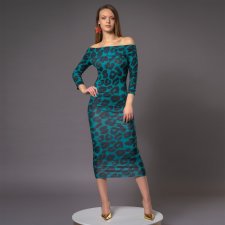 Sukienka z odkrytymi ramionami