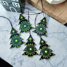 Zawieszki świąteczne "Mandala Choinka" – ręcznie malowane