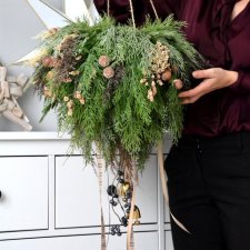 Wianek wiszący z dzwonkami