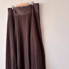 Brązowa długa spódnica vintage z wysokim stanem i ozdobnymi guzikami – elegancki fason retro  4XL / 48 / 20