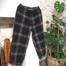 Czekoladowe sztruksy krata M