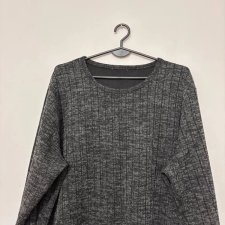 Szary luźny sweter oversize XL/XXL miękki prążkowany melanż XXL / 44 / 16·Bardzo dobry·CM