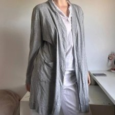 Długi Szary Kardigan Narzutka z Kieszeniami i Falbanką - Wygodny Homewear/Casual XL / 42 / 14·Bardzo dobry·Jessica