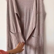 Beżowa kamizelka swetrowa z kieszeniami – miękka, długa i idealna do warstwowych stylizacji XXL / 44 / 16·Bardzo dobry·Element