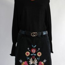 HAFTOWANA PRZED KOLANA