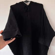 Czarna ponczo-bluza z kapturem oversize, miękka, luźna, wygodna, uniwersalna 4XL / 48 / 20·Bardzo dobry·Basic