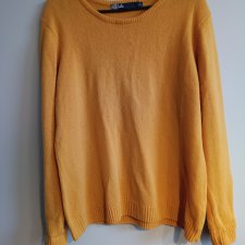 Damski sweter marki Isle. Przepiękny intensywny kolor.