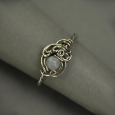 Pierścionek regulowany kamień księżycowy, wire wrapping, stal chirurgiczna