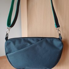 Półokrągla torebka