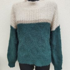 WIYA - PUSZYSTY SWETER