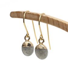 Kolczyki Iris z Labradorytem w złoconej oprawie.