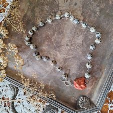 Naszyjnik jaspis dalmatyński z naturalną bryłką jaspisu czerwonego