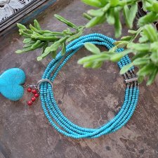 Naszyjnik z howlitu serce