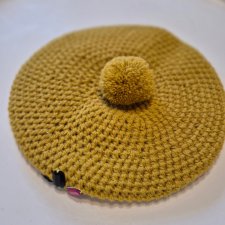Unikatowy, żółty beret
