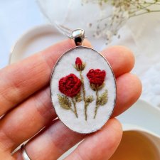 Naszyjnik Bordowe róże ogrodowe