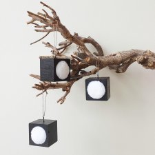 Zestaw 3 drewnianych bombek z włóczkowym wypełnieniem