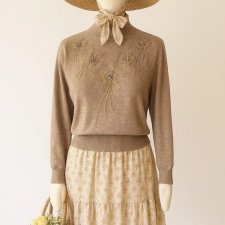 Vintage Sweter z haftem koralikami golf Wełna jasnobrązowy unikat cottage