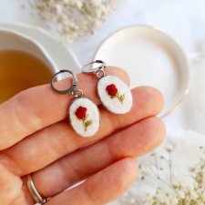 Kolczyki Bordowe róże ogrodowe haftowane ręcznie