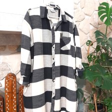 Elegancka koszula z broszą L