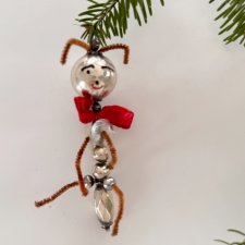 Mrówka ozdoba choinkowa z okresu PRL, ręcznie wykonana