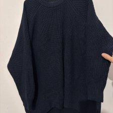 Gruby elegancki granatowy sweter oversize z szerokim splotem Monki Rozmiar 4XL / 48 / 20