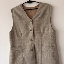 Beżowa długa kamizelka w kratkę z kieszeniami i guzikami — klasyczna, elegancka l xl