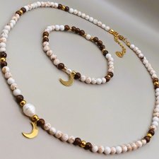 Komplet biżuterii z naturalnych kamieni.