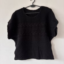 Czarna krótka swetrowa bluzka z warkoczem S M