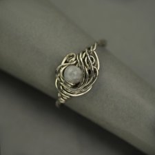 Pierścionek regulowany kamień księżycowy, wire wrapping, stal chirurgiczna
