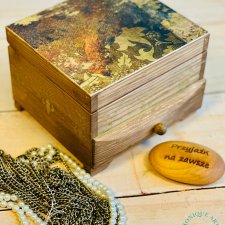 Toaletka z lusterkiem, naturalne drewno, złote wzory, prezent