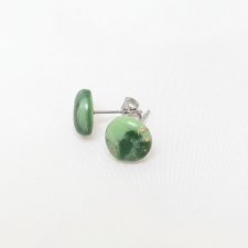 Zielone kolczyki sztyfty Marble