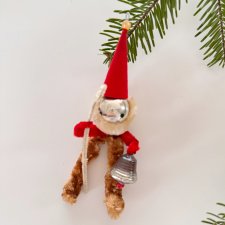 Skrzat z dzwoneczkiem ozdoba choinkowa z okresu PRL, ręcznie wykonana