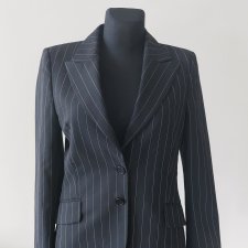 Czarna marynarka w paski minimalistyczna Mari Philippe skandynawska marka  S wełna wiskoza