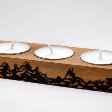 Drewniany świecznik na trzy tealighty - Góry, ręcznie wypalane wzory (pirogrofia) - na prezent