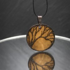 DREWNIANY WISIOREK - Drzewo - RĘCZNIE WYPALANY NASZYJNIK Z DREWNA, ZAWIESZKA, MOTYW NATURY, dla Niej, dla Niego, święta