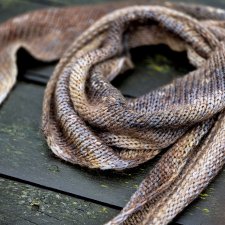 nakrapiana kremem  / asymetryczna chustka