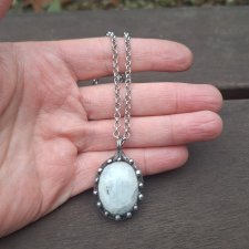 Kamień księżycowy - wisiorek