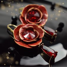 Bordowe kolczyki kwiaty z kryształami 75,00 zł