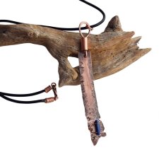 Naszyjnik - wisior z oksydowanej miedzi, lapis lazuli i rzemienia /1/ handmade rękodzieło