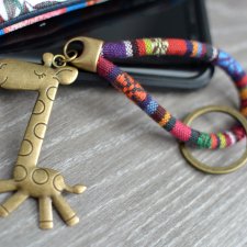 brelok do kluczy boho z ŻYRAFĄ OLMECA STARE ZŁOTO