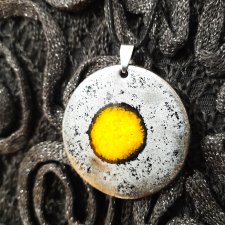 Ze szkatuły: z kropą