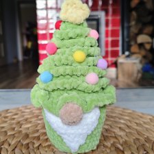 Szydełkowy krasnal gnom choinka maskotka handmade