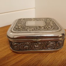 Pudełko na biżuterię.