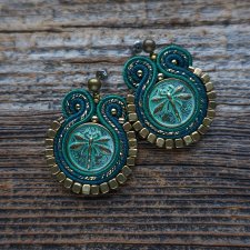 Zielone kolczyki z wazkami